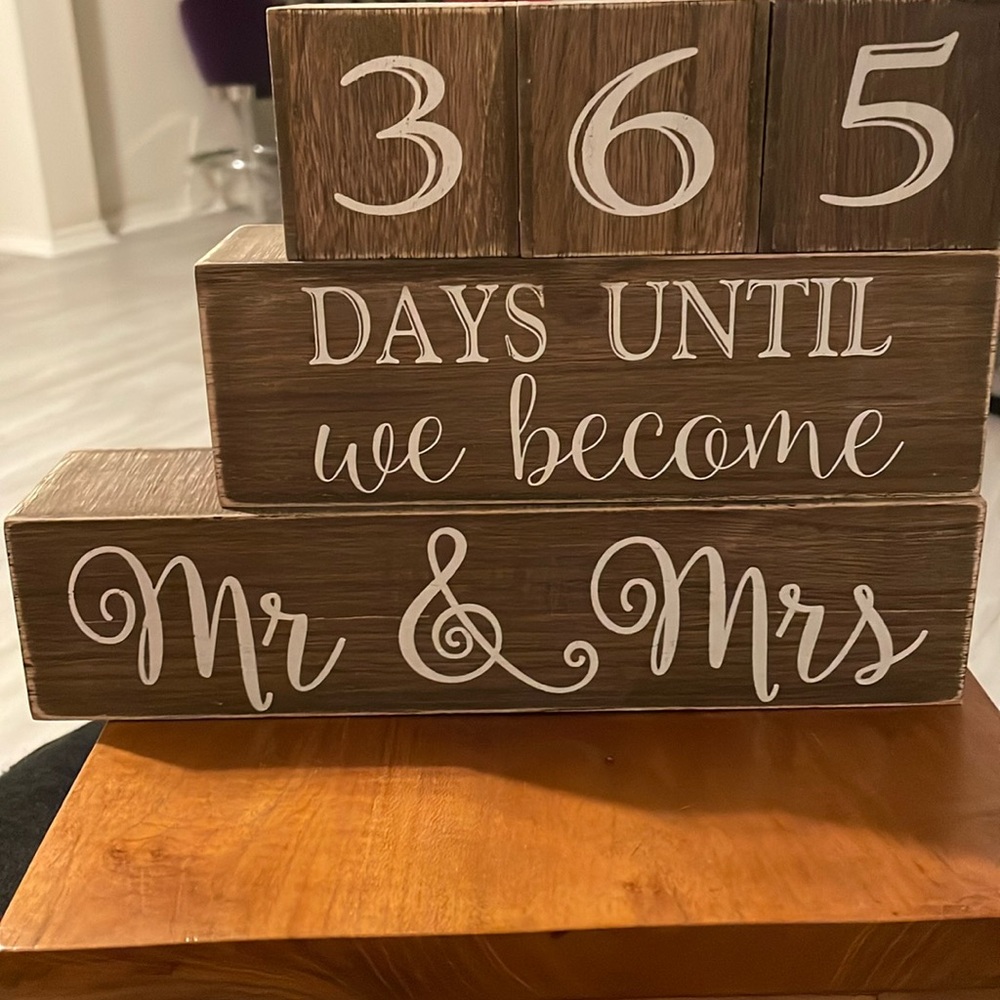 Set of 5 Countdown Calendar Wooden Blocks-Natural Wood with White Numbers